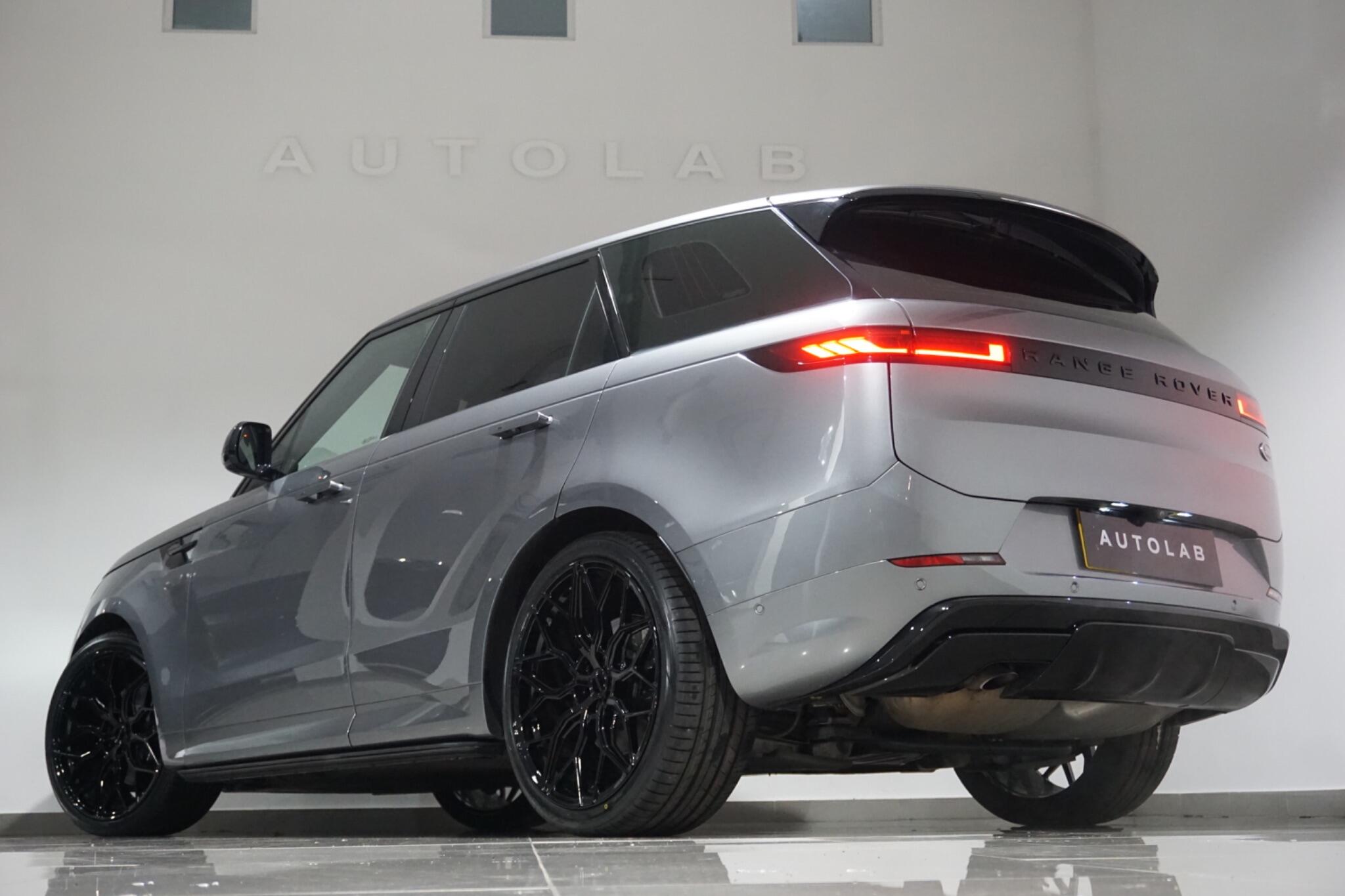 Land Rover Range Rover Sport 3.0 D300 MHEV Dynamic SE SUV 5dr Diesel Auto 4WD Euro 6 (s/s) (300 ps)